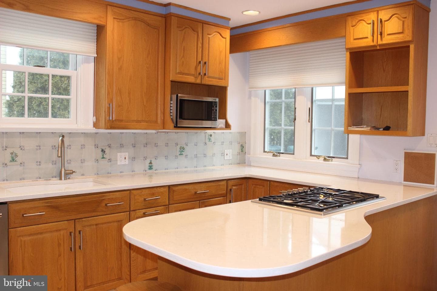 534 Kenwood Road photo 8