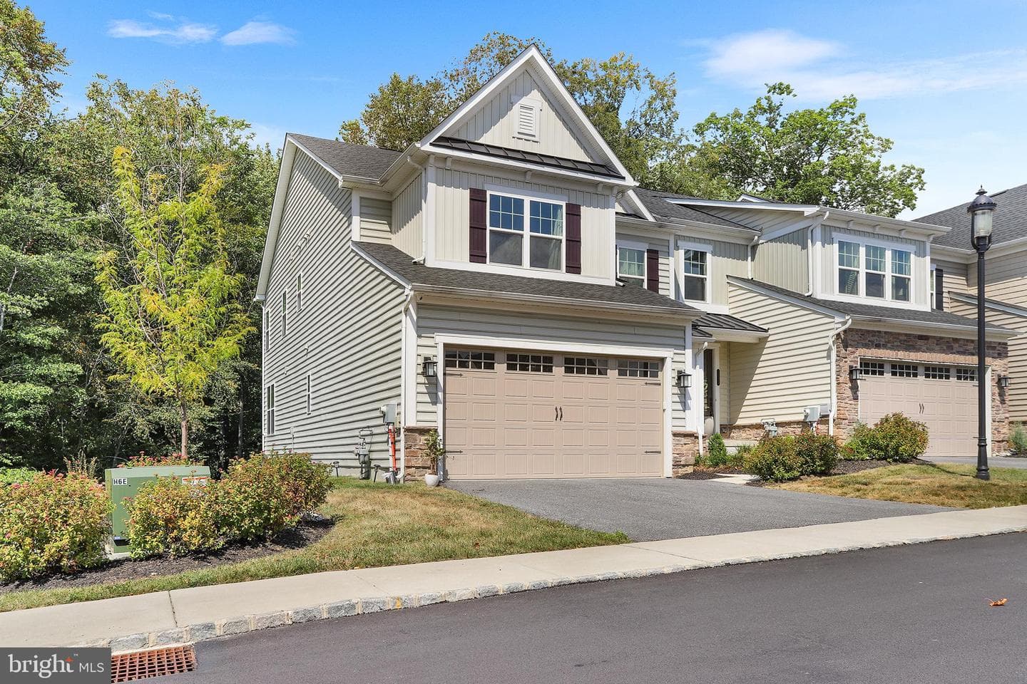 233 Ponds Edge Drive, Media