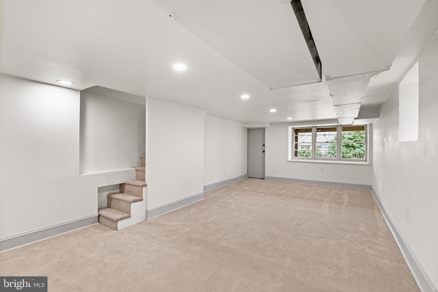 633 Georges Lane photo 17