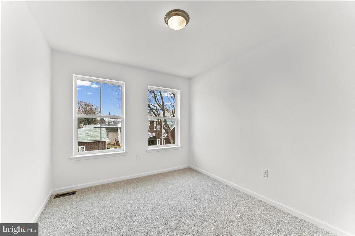 203 Chestnut Parkway photo 22