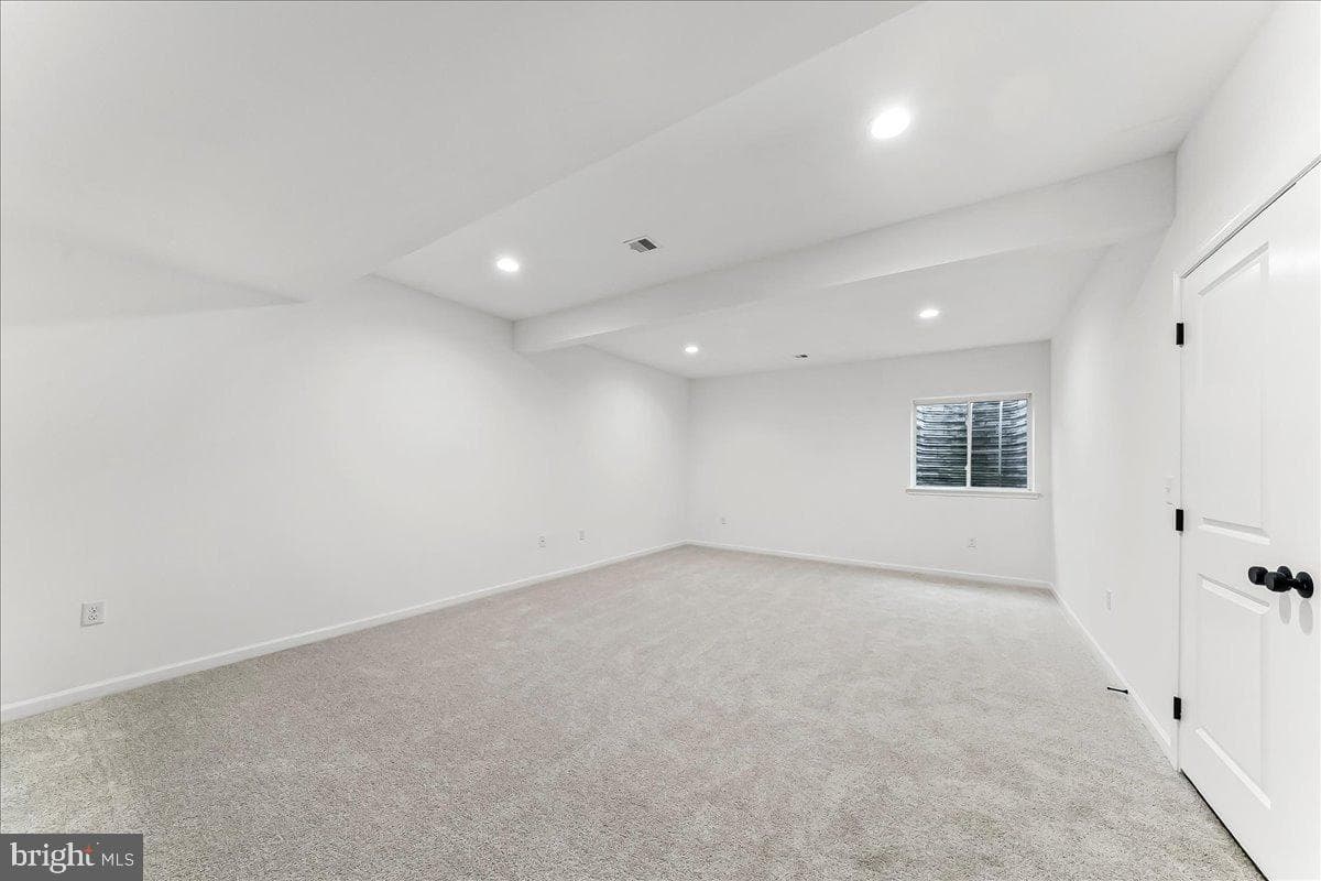 203 Chestnut Parkway photo 28