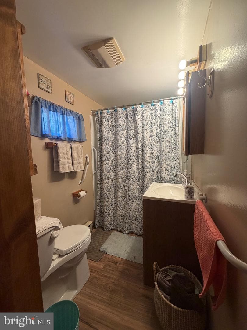 1629 Lincoln Avenue photo 4
