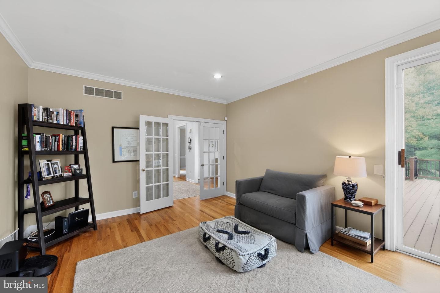 8 Village Circle photo 17