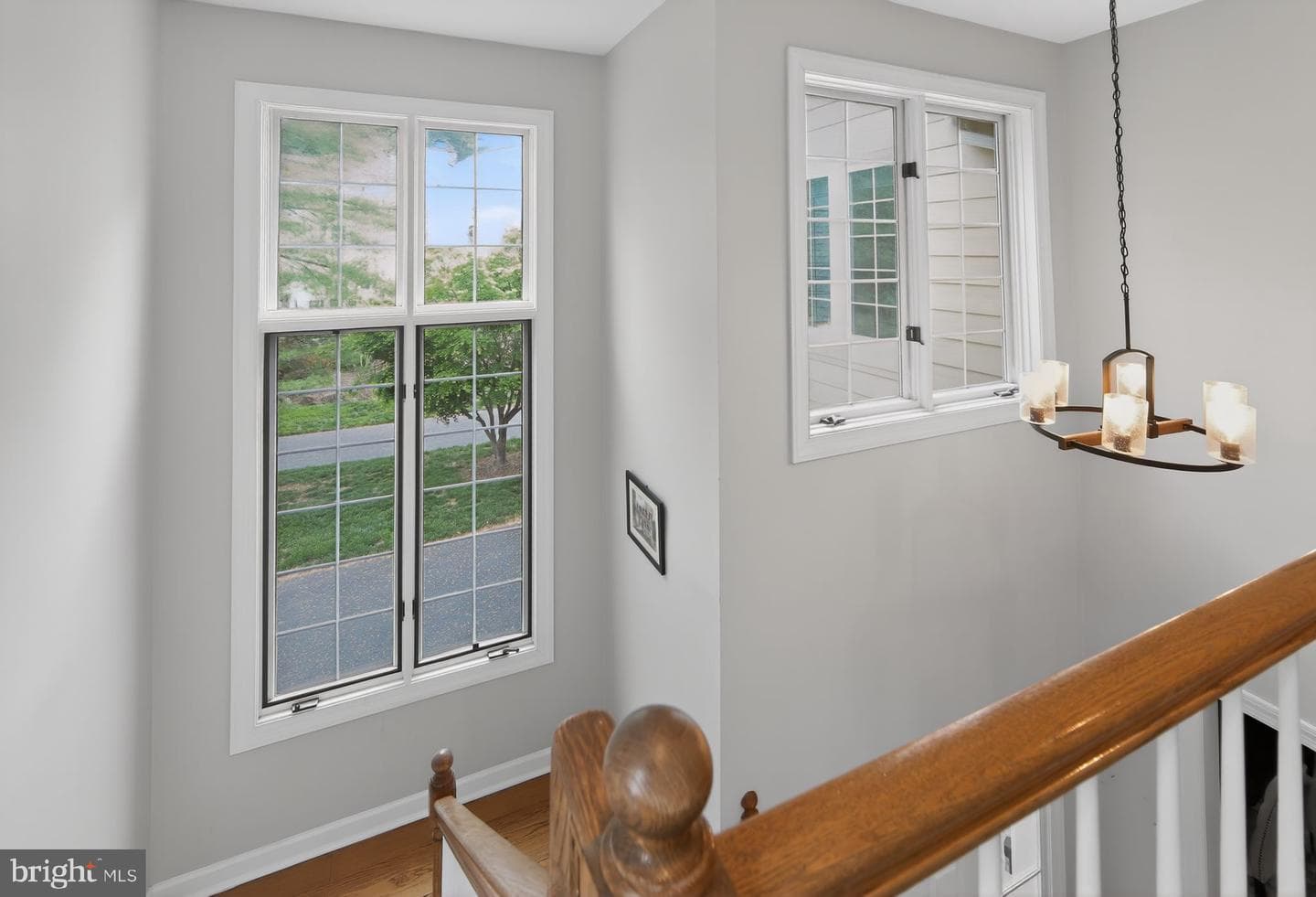 8 Village Circle photo 20