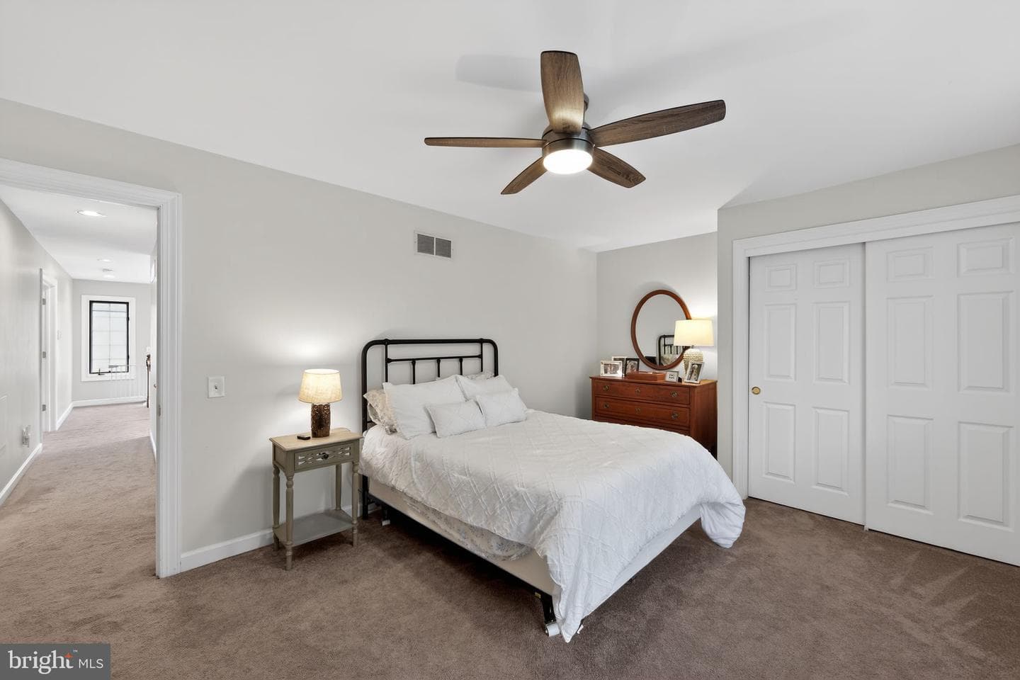 8 Village Circle photo 28