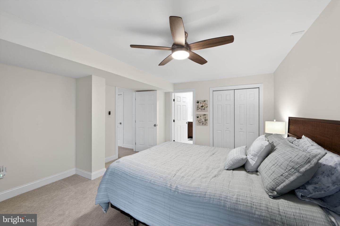 8 Village Circle photo 34