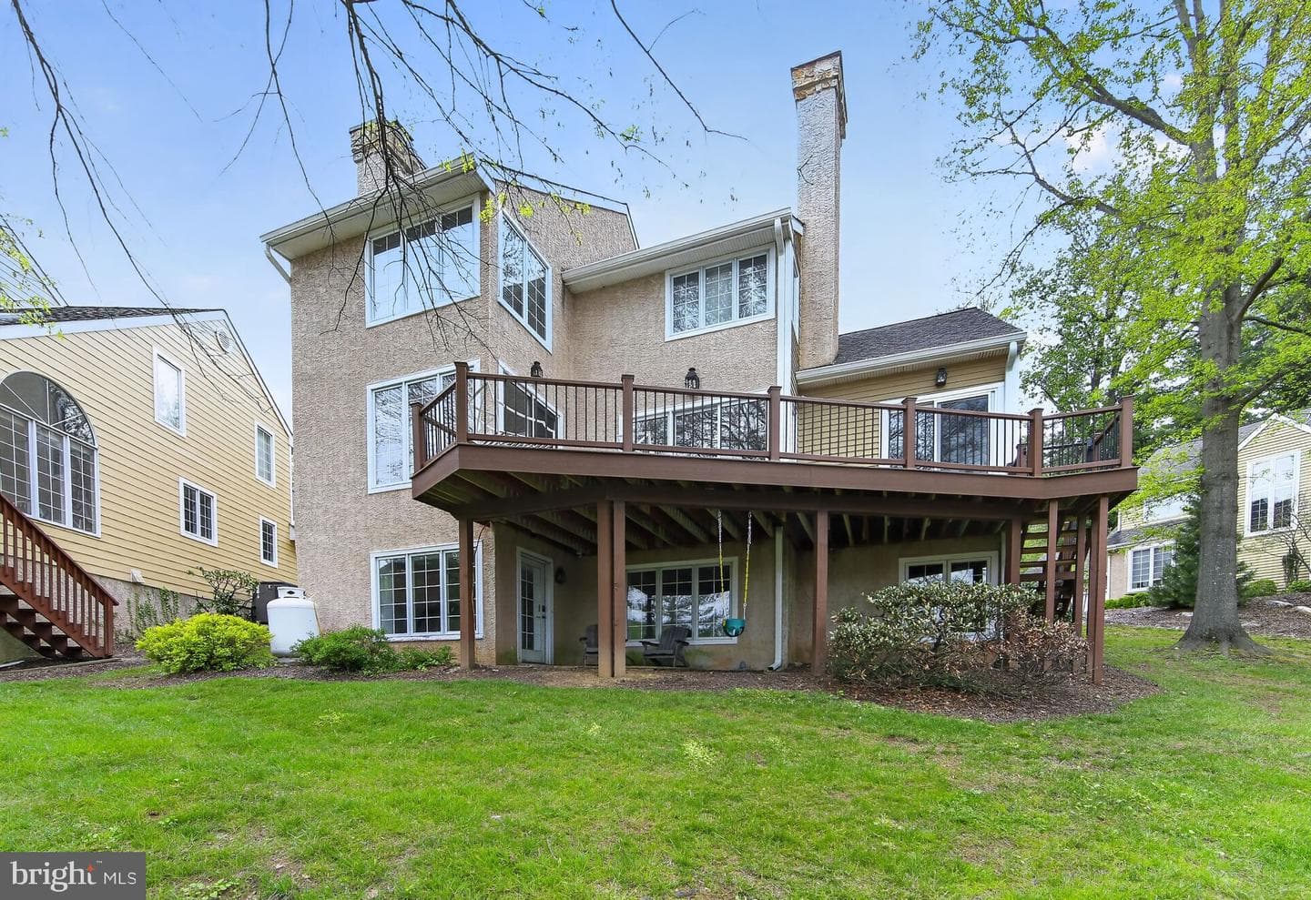 8 Village Circle photo 39