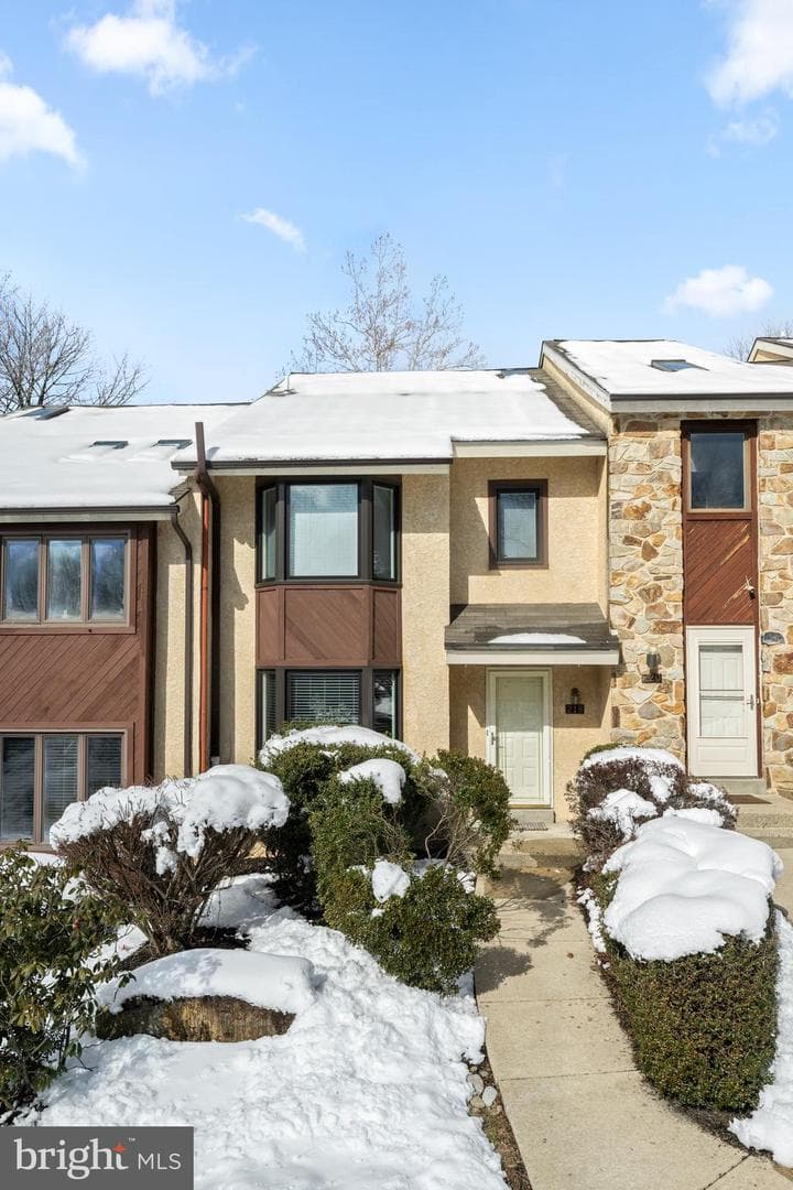 218 Northbrook Drive photo 2