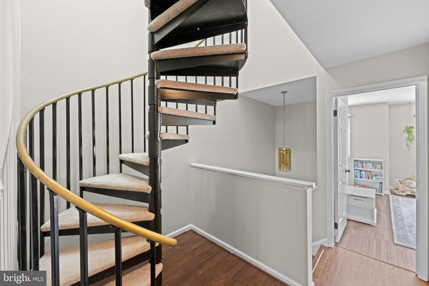 218 Northbrook Drive photo 43
