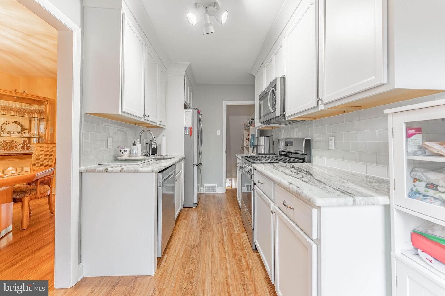 4913 Woodland Avenue photo 17