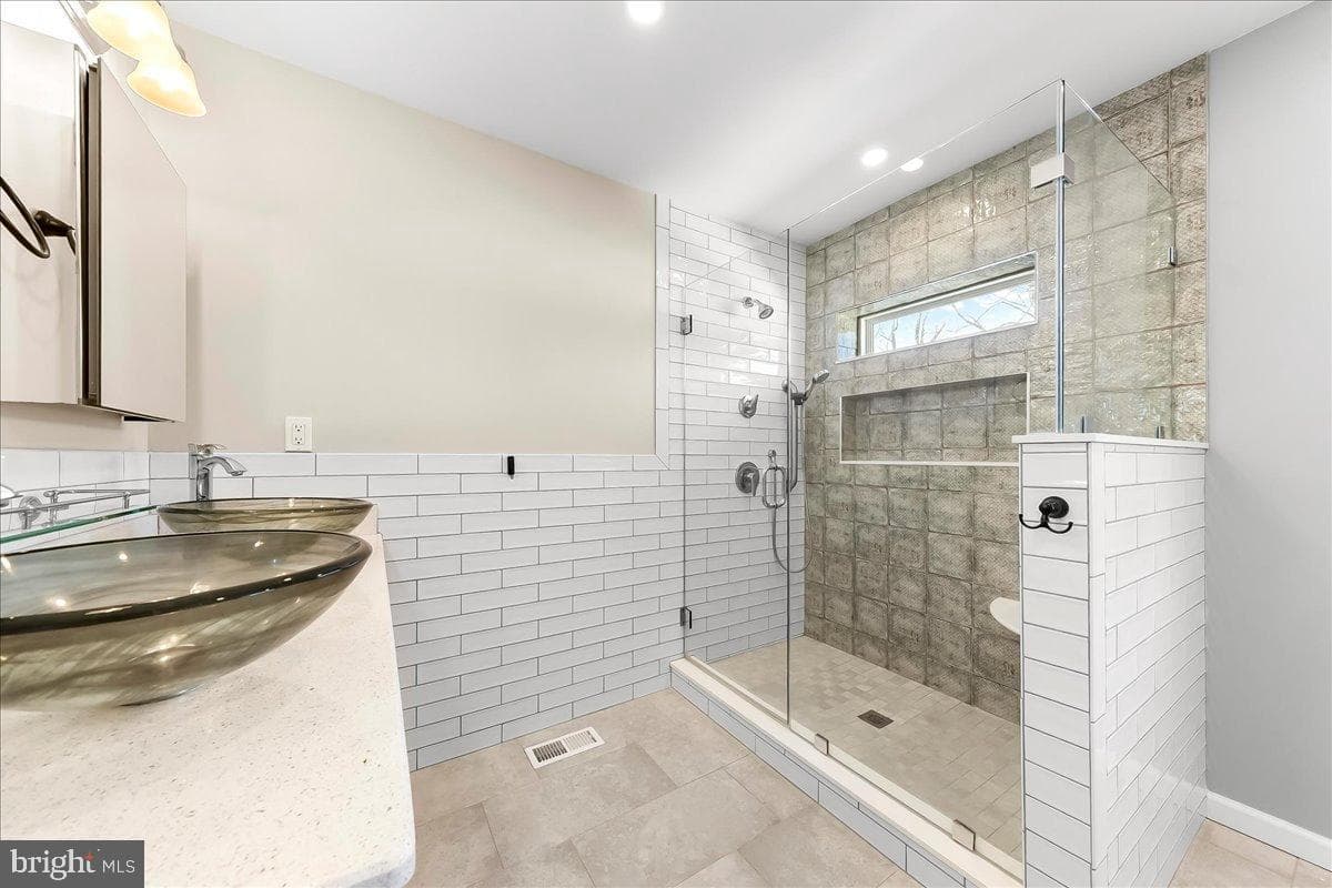 352 Concord Road photo 27