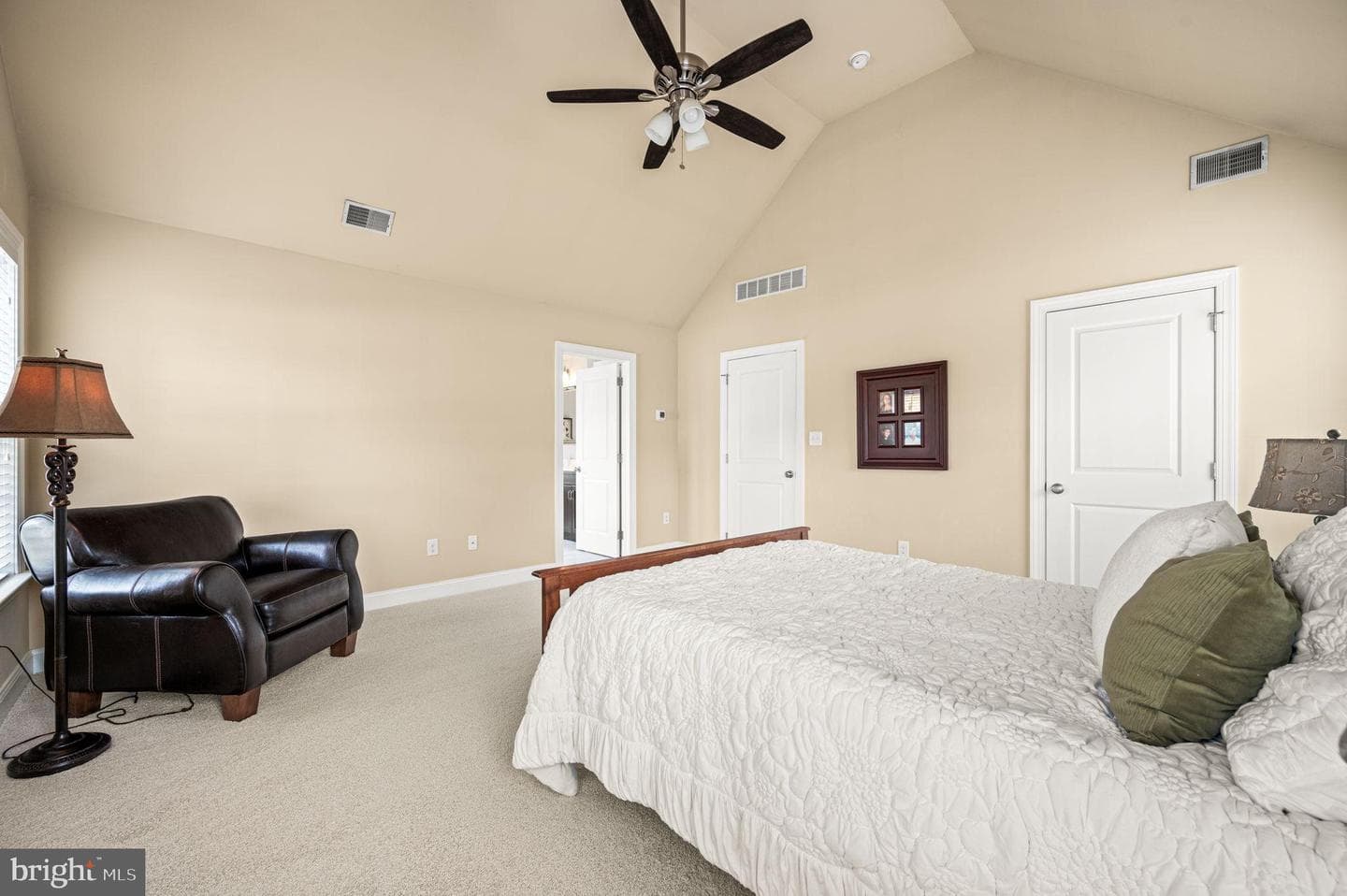298 Oak Avenue photo 33