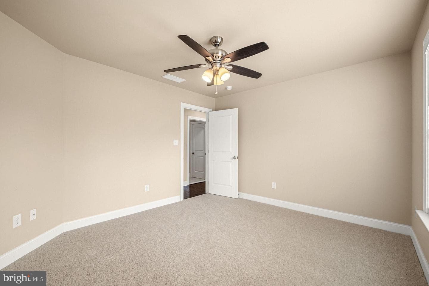 298 Oak Avenue photo 40