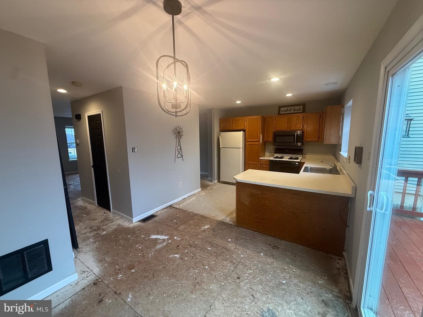 3 Victoria Drive photo 4