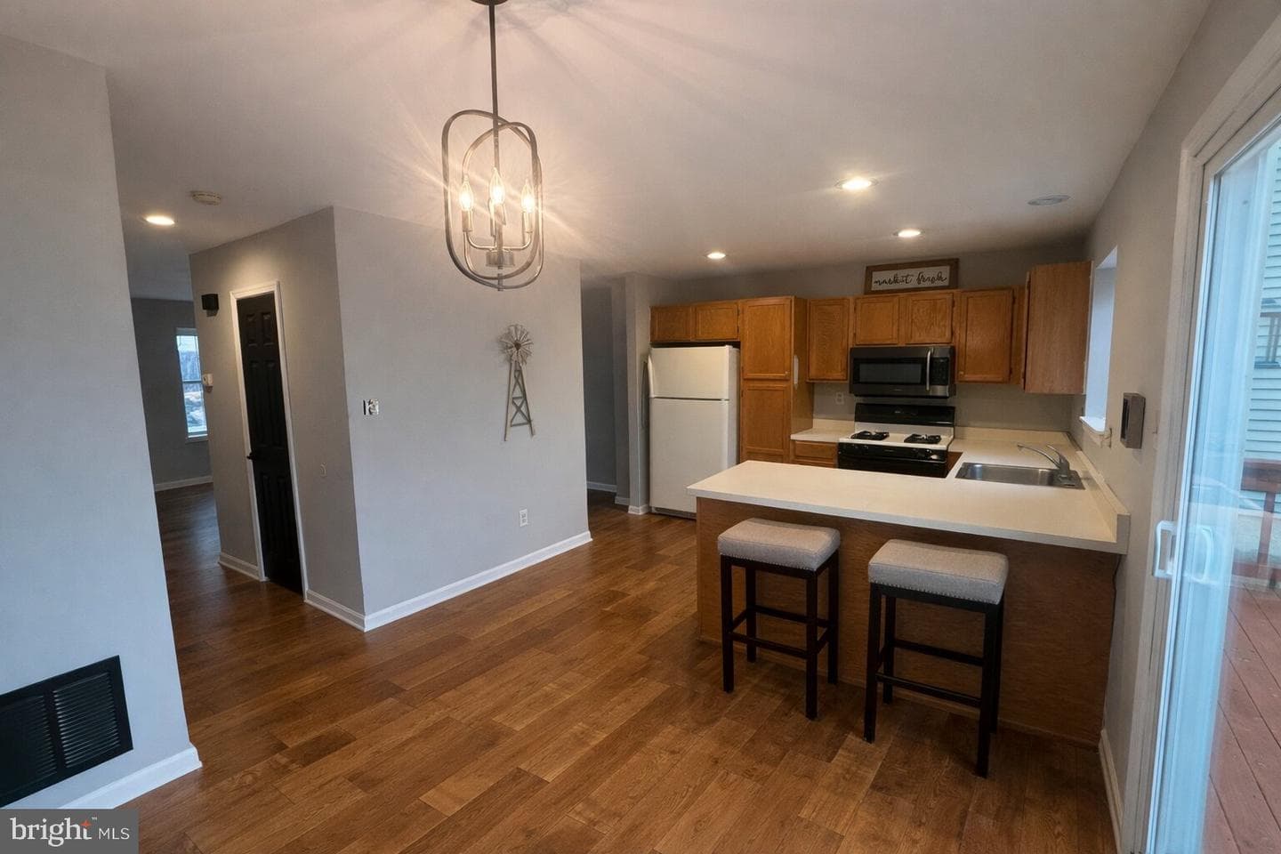 3 Victoria Drive photo 5