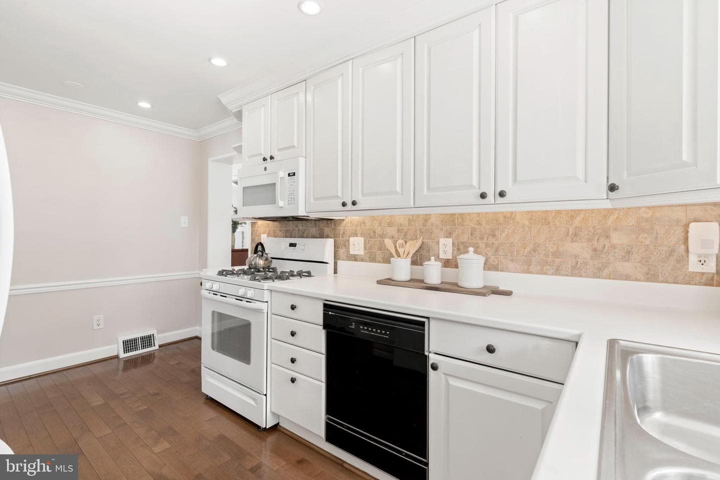 133 Clamar Avenue photo 15