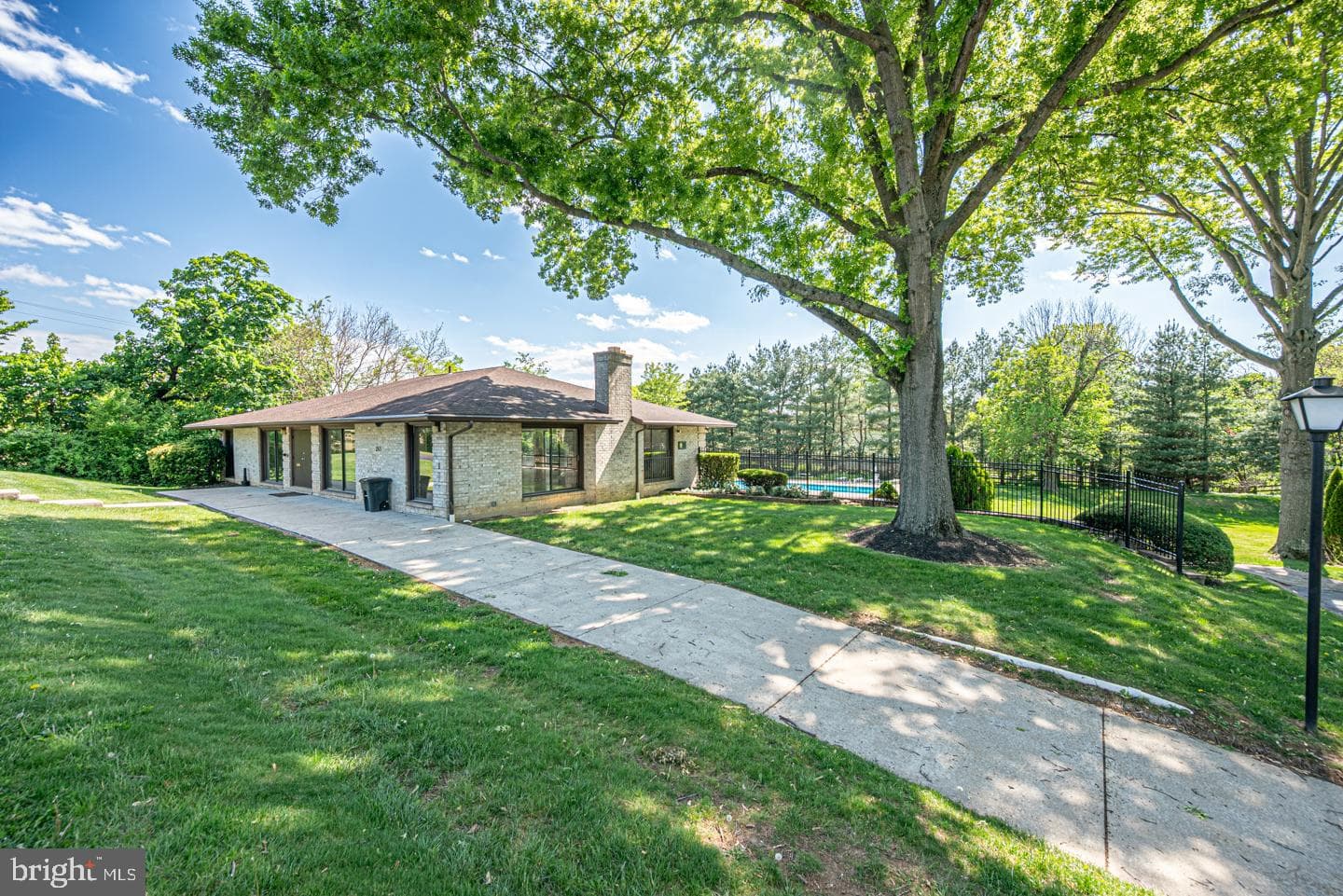 239 Bishop Drive photo 24