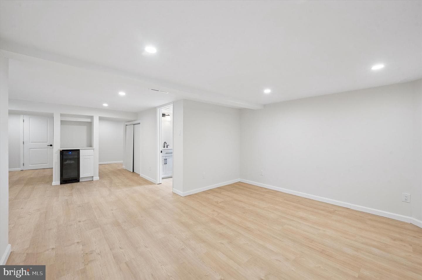 100 Yale Road photo 31