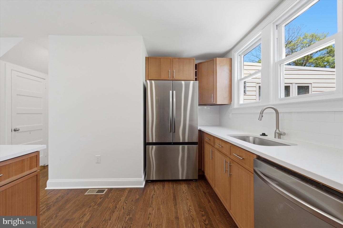 252 W Greenwood Avenue photo 12