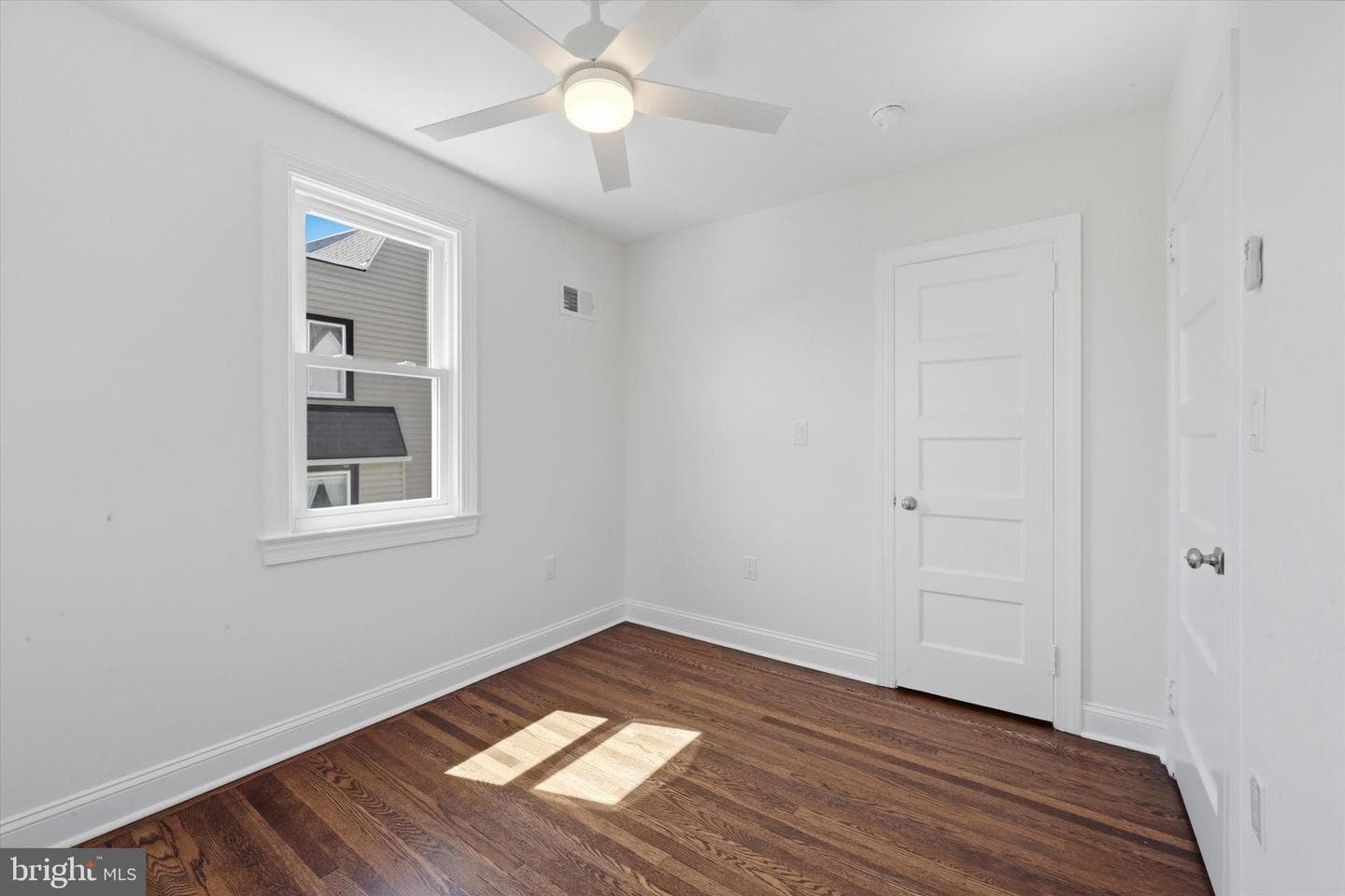 252 W Greenwood Avenue photo 17