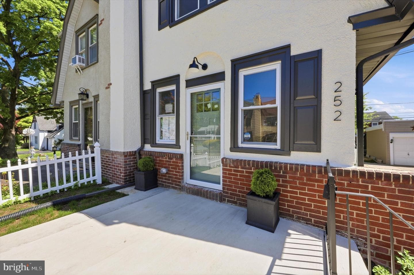 252 W Greenwood Avenue photo 3