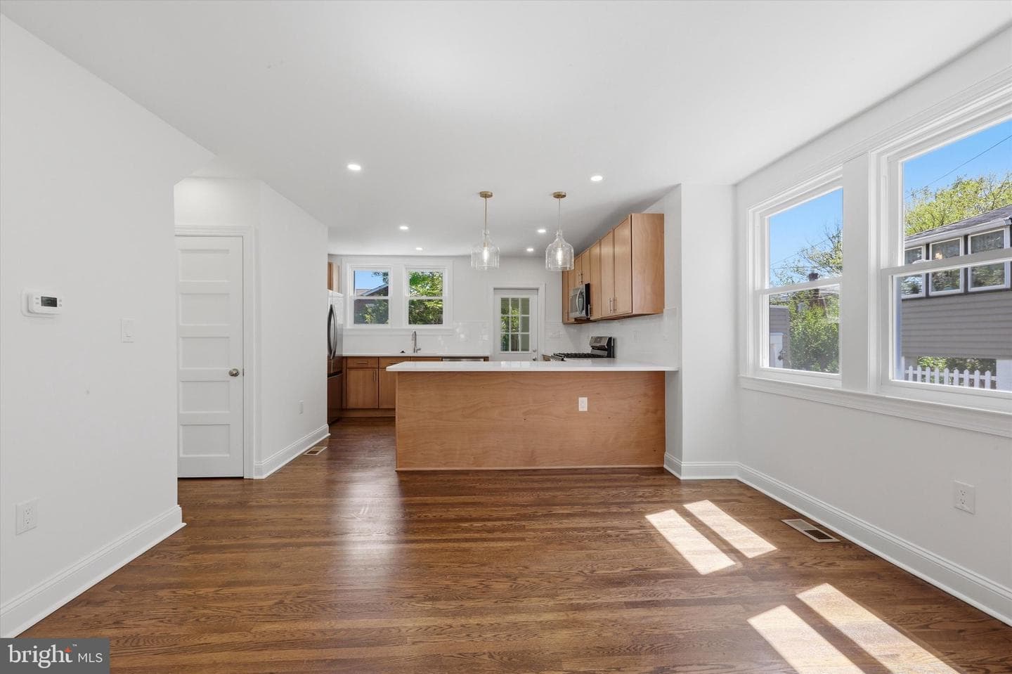 252 W Greenwood Avenue photo 7