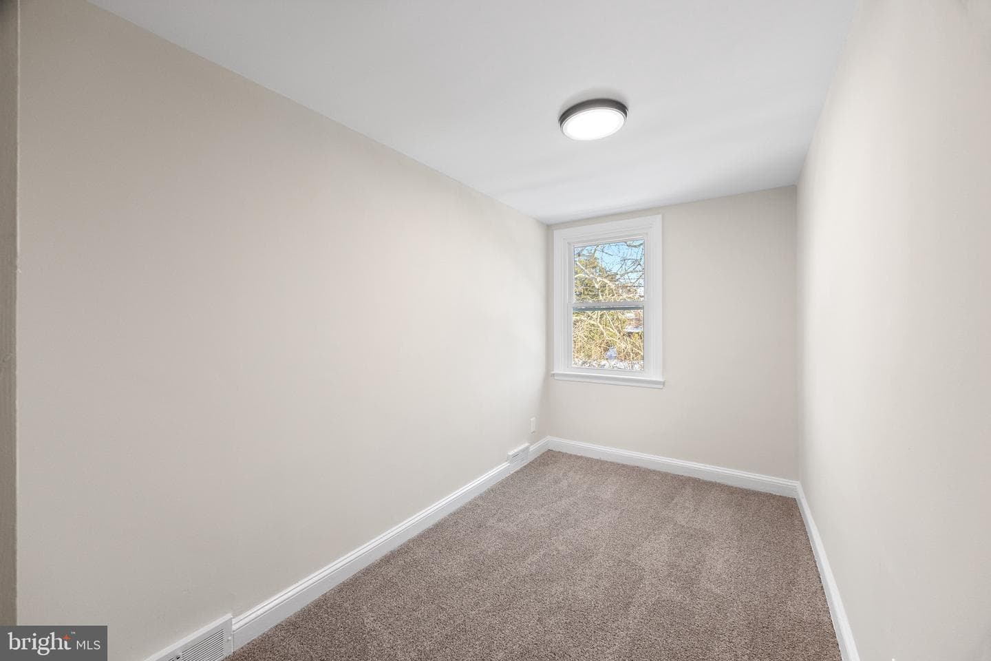 84 Chester Avenue photo 17