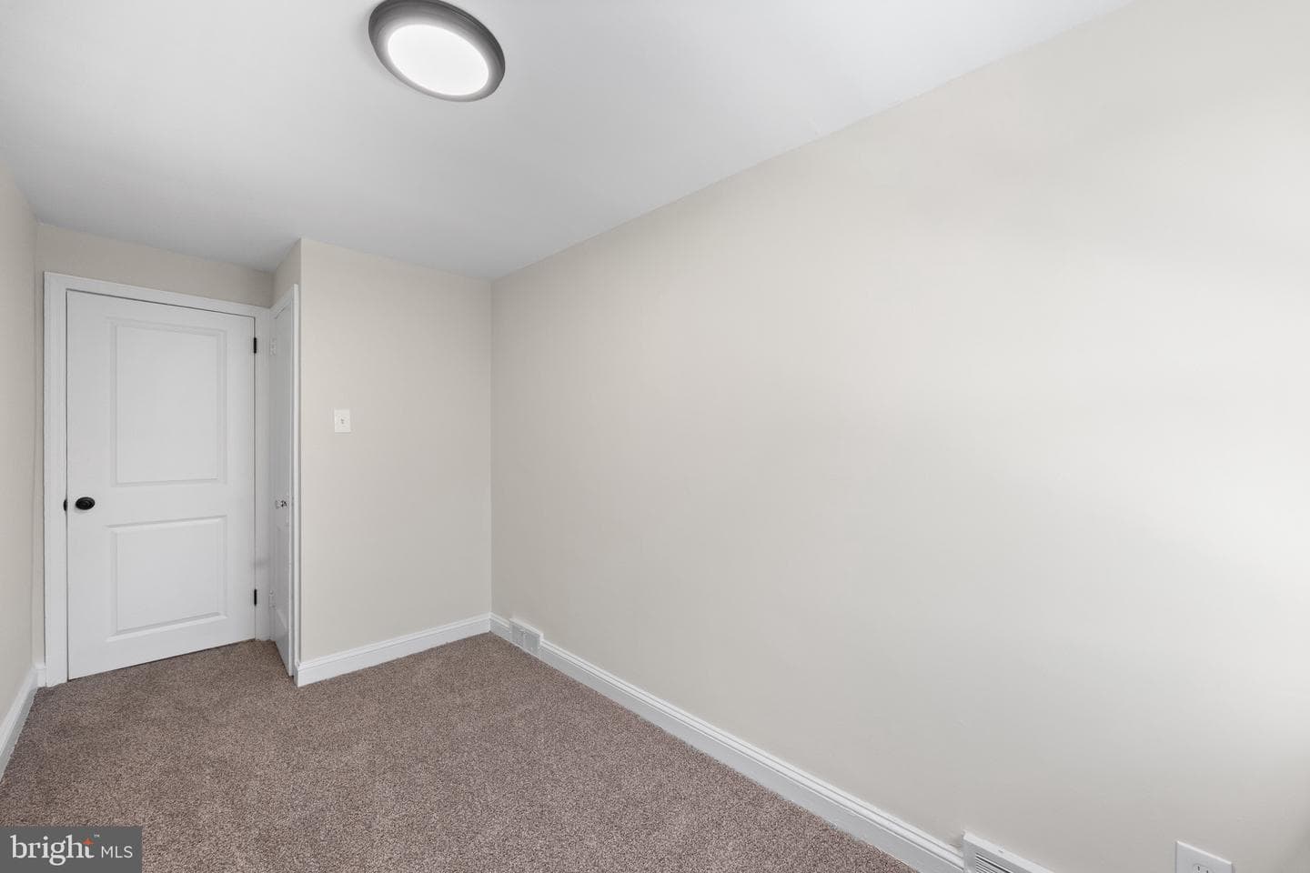 84 Chester Avenue photo 18