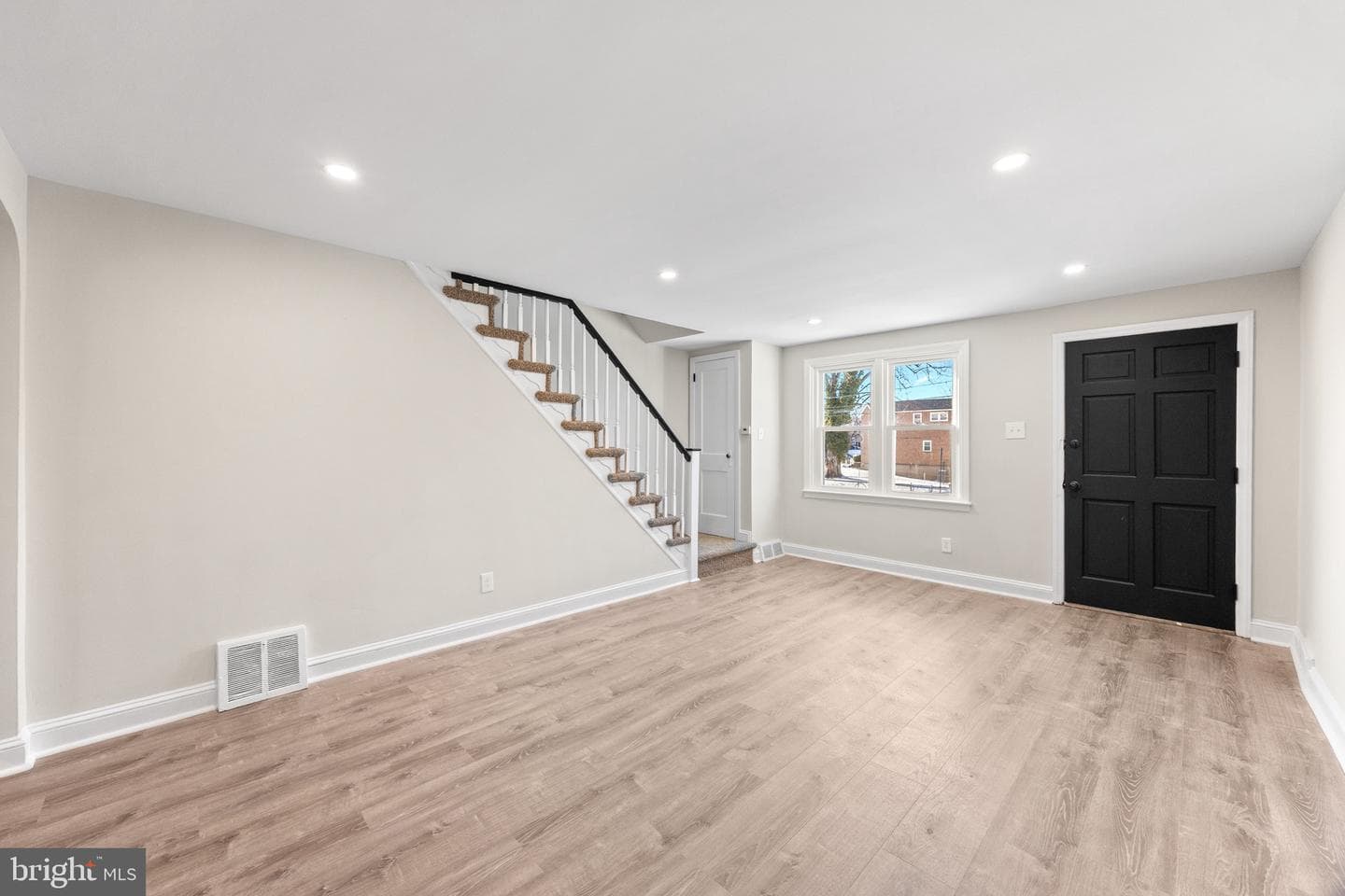84 Chester Avenue photo 6