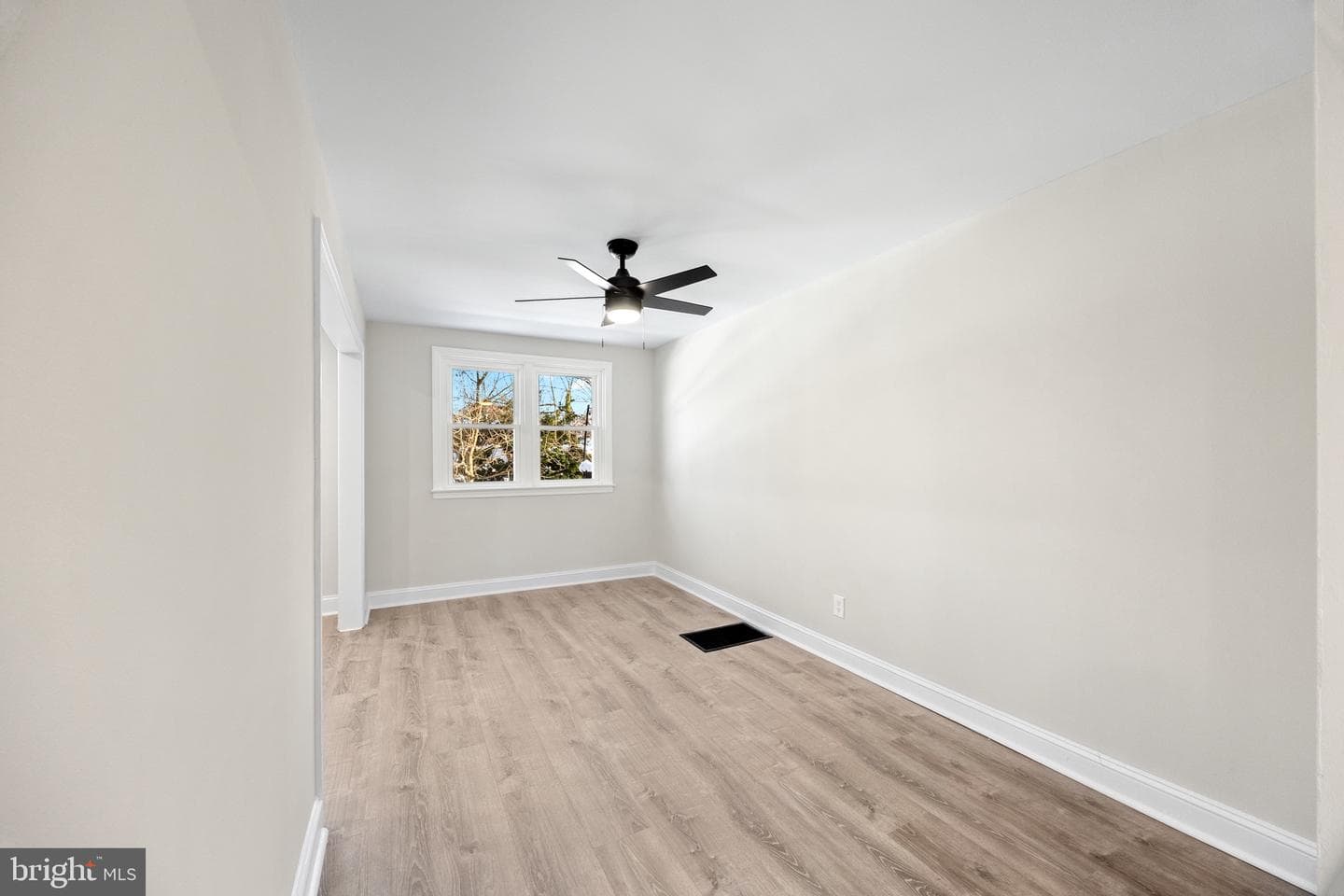 84 Chester Avenue photo 8