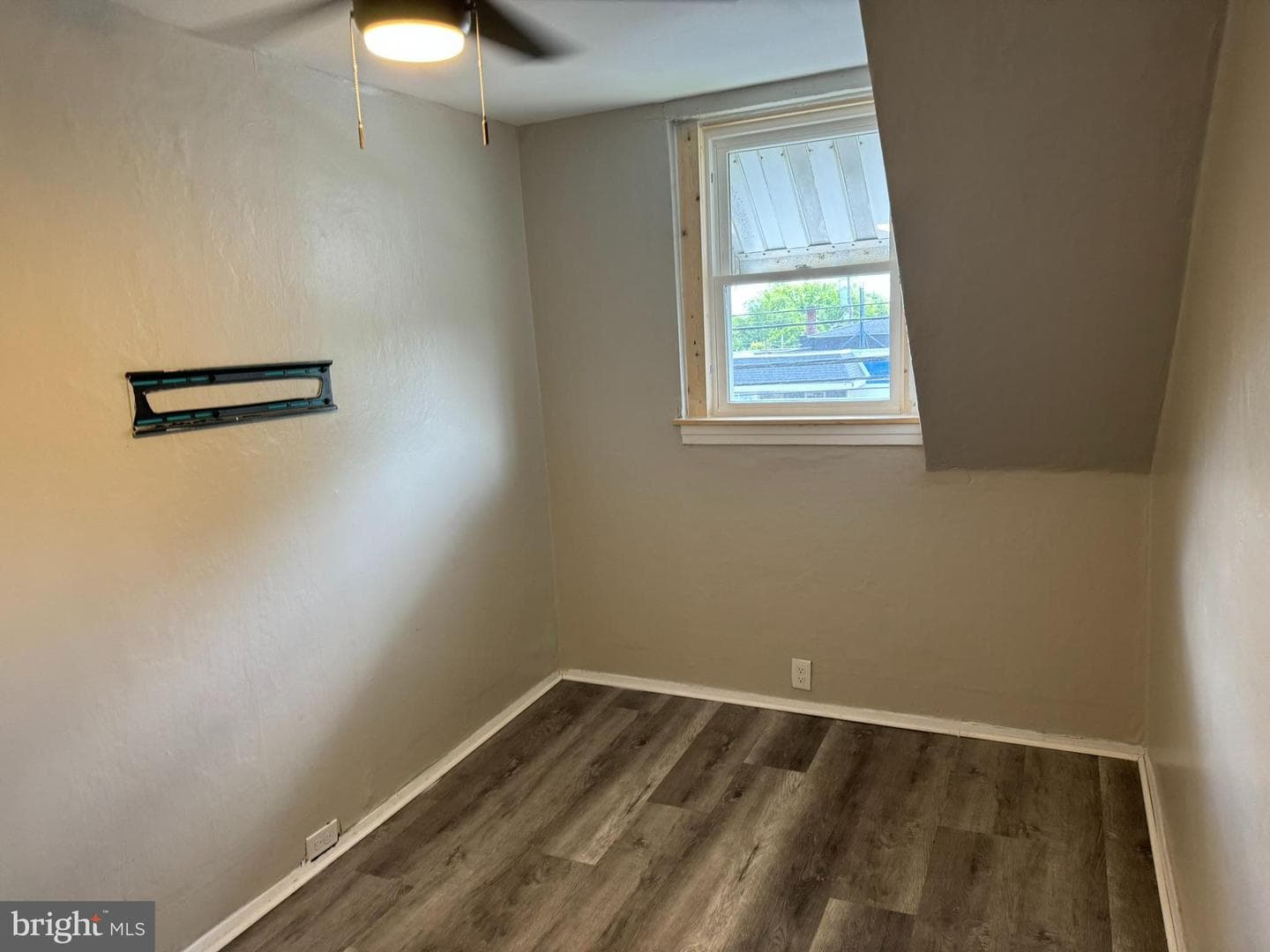 1308 Morton Avenue photo 17