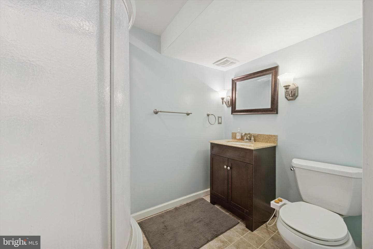 933 Greenbriar Lane photo 13