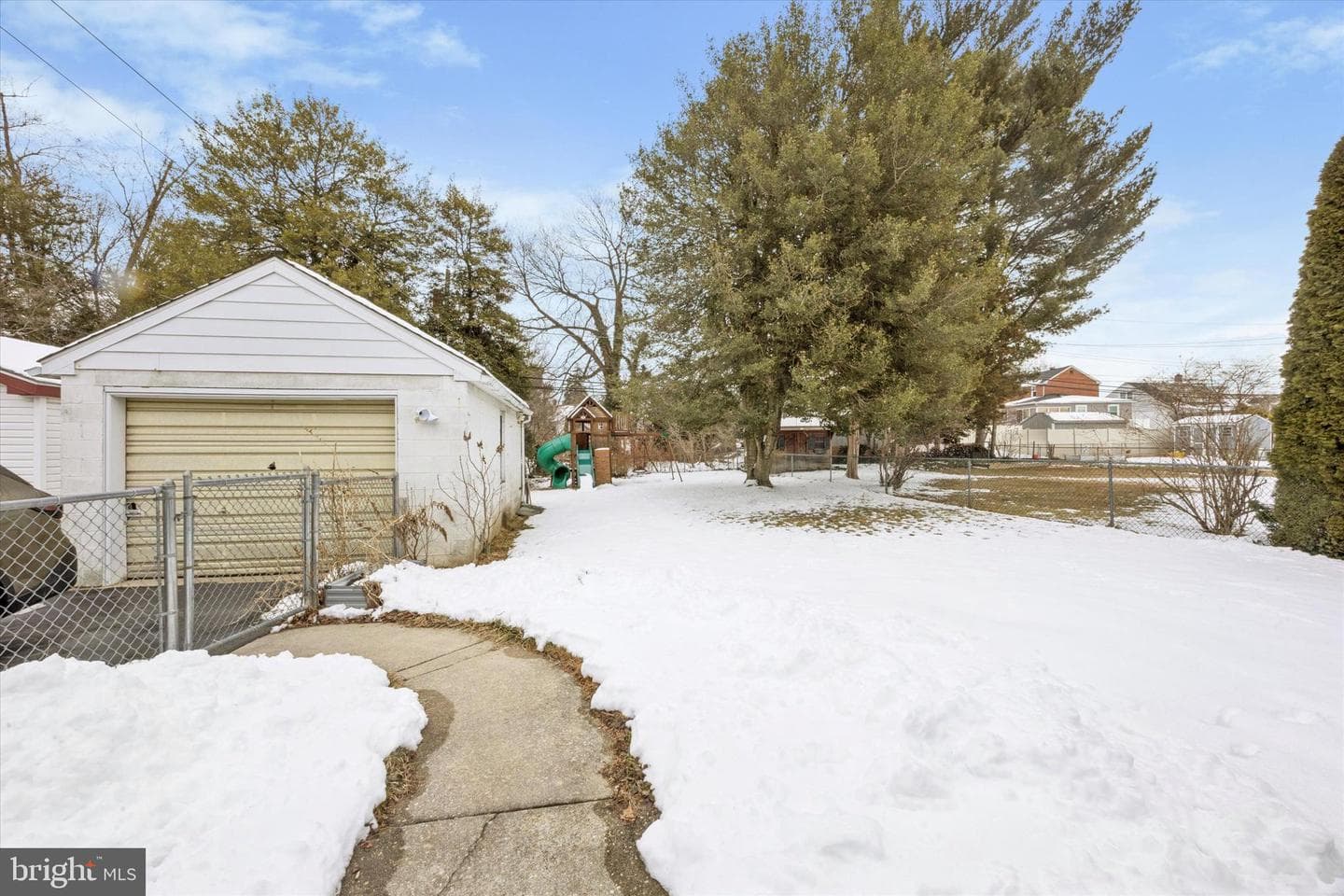 933 Greenbriar Lane photo 15