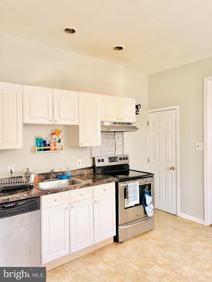 401 Holly Road photo 16