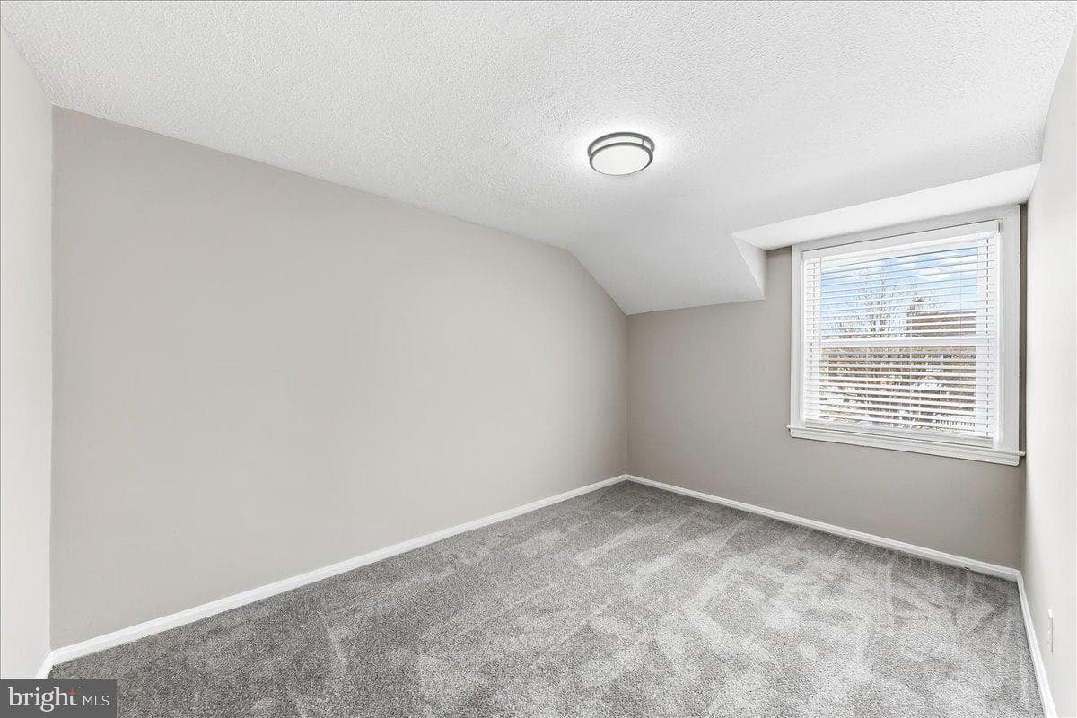 663 Clymer Lane photo 10