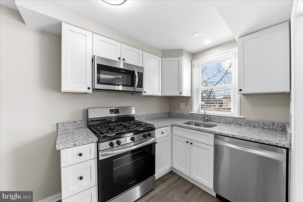 663 Clymer Lane photo 6