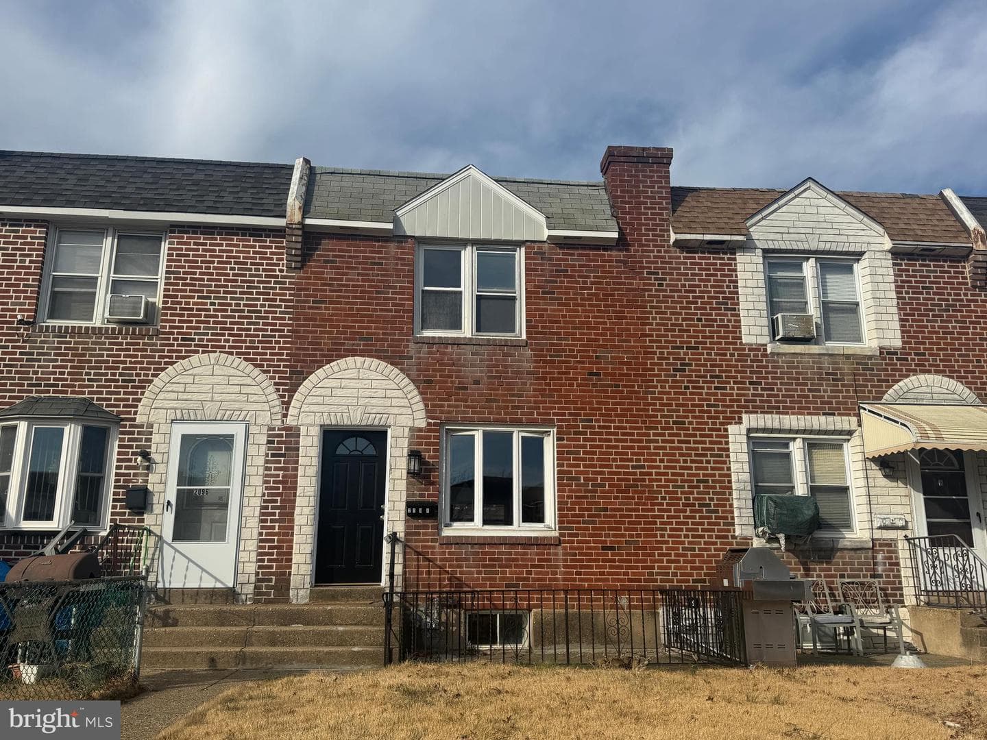 2098 Kent Road photo 2