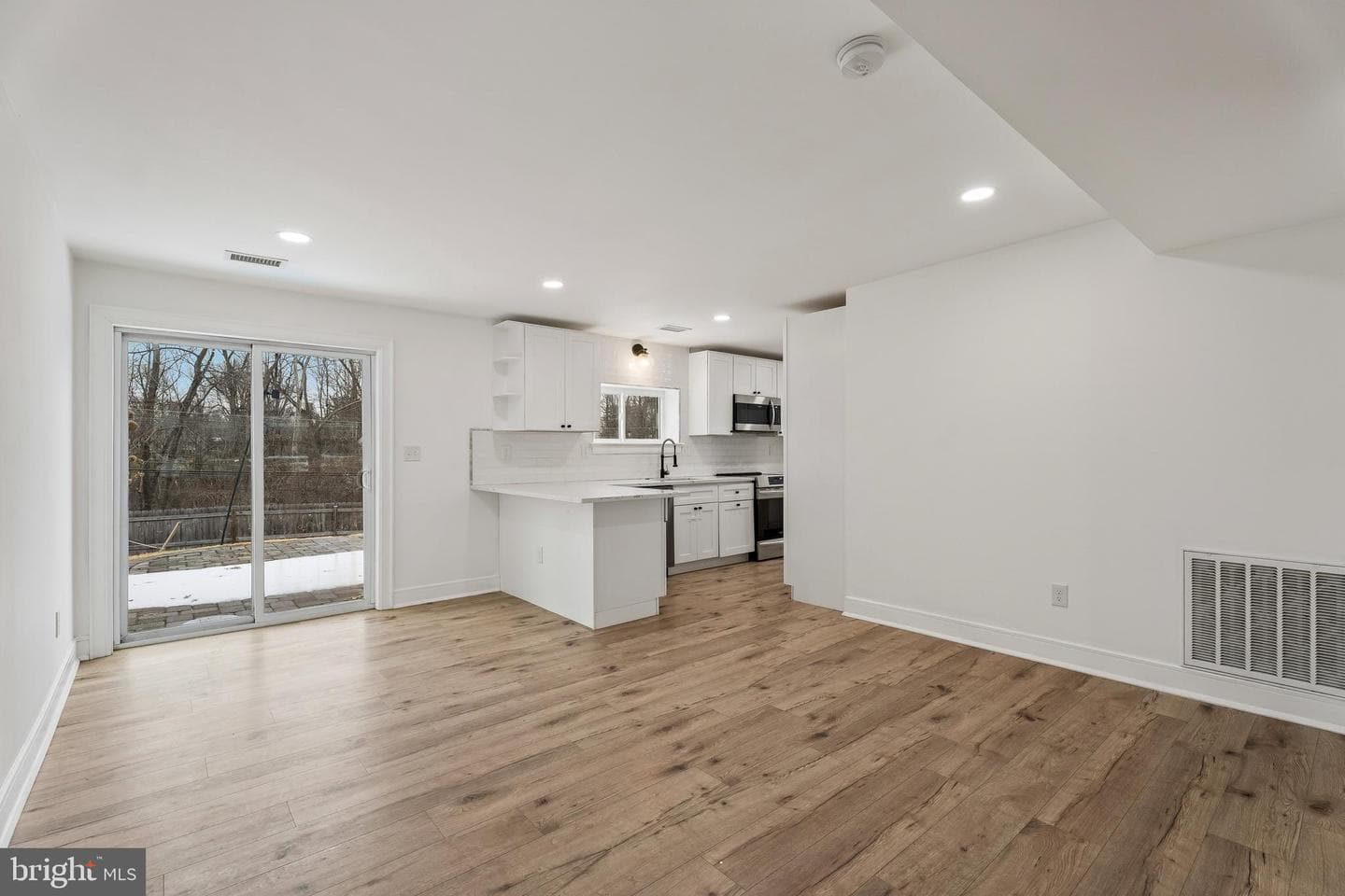 2213 Windsor Circle photo 11
