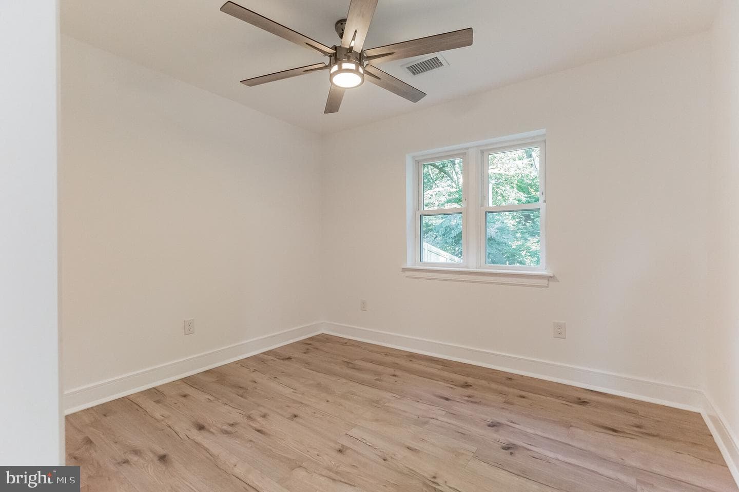2213 Windsor Circle photo 32