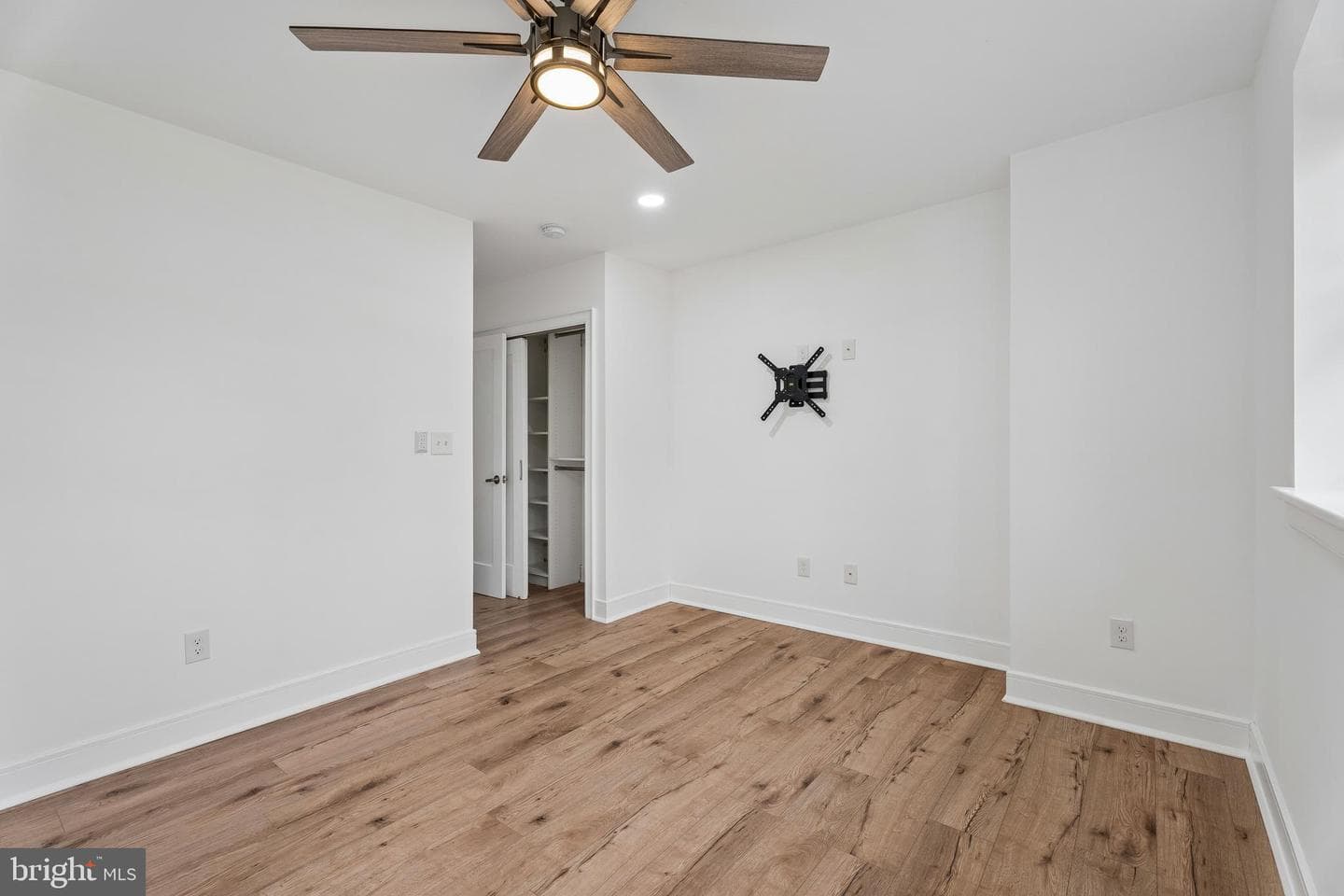 2213 Windsor Circle photo 33