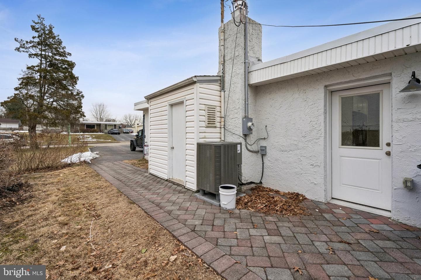 2213 Windsor Circle photo 39
