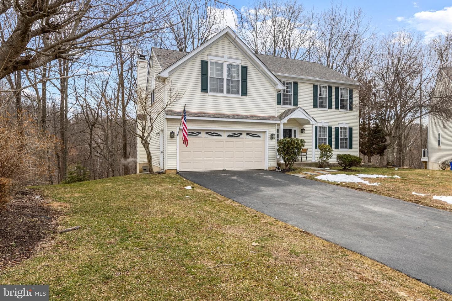 411 Highgrove Lane photo 3