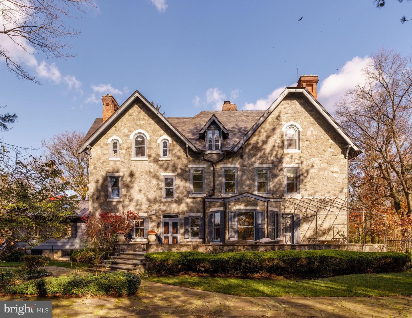 228 S Radnor Chester Road photo 2