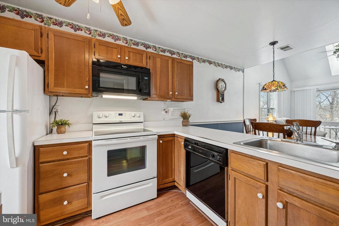 419 Derry Drive photo 3