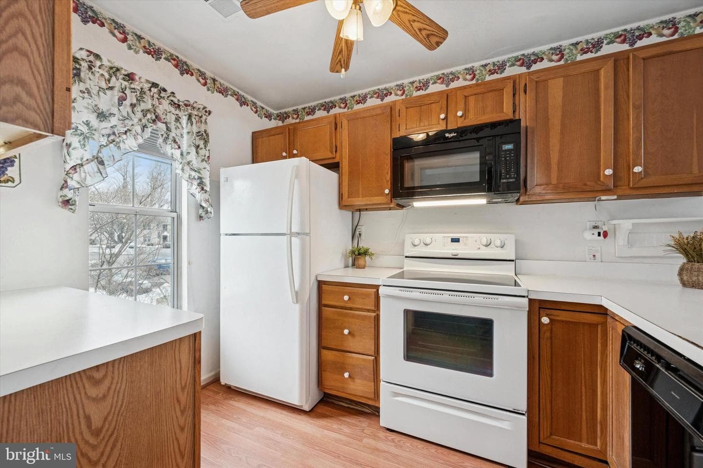419 Derry Drive photo 4
