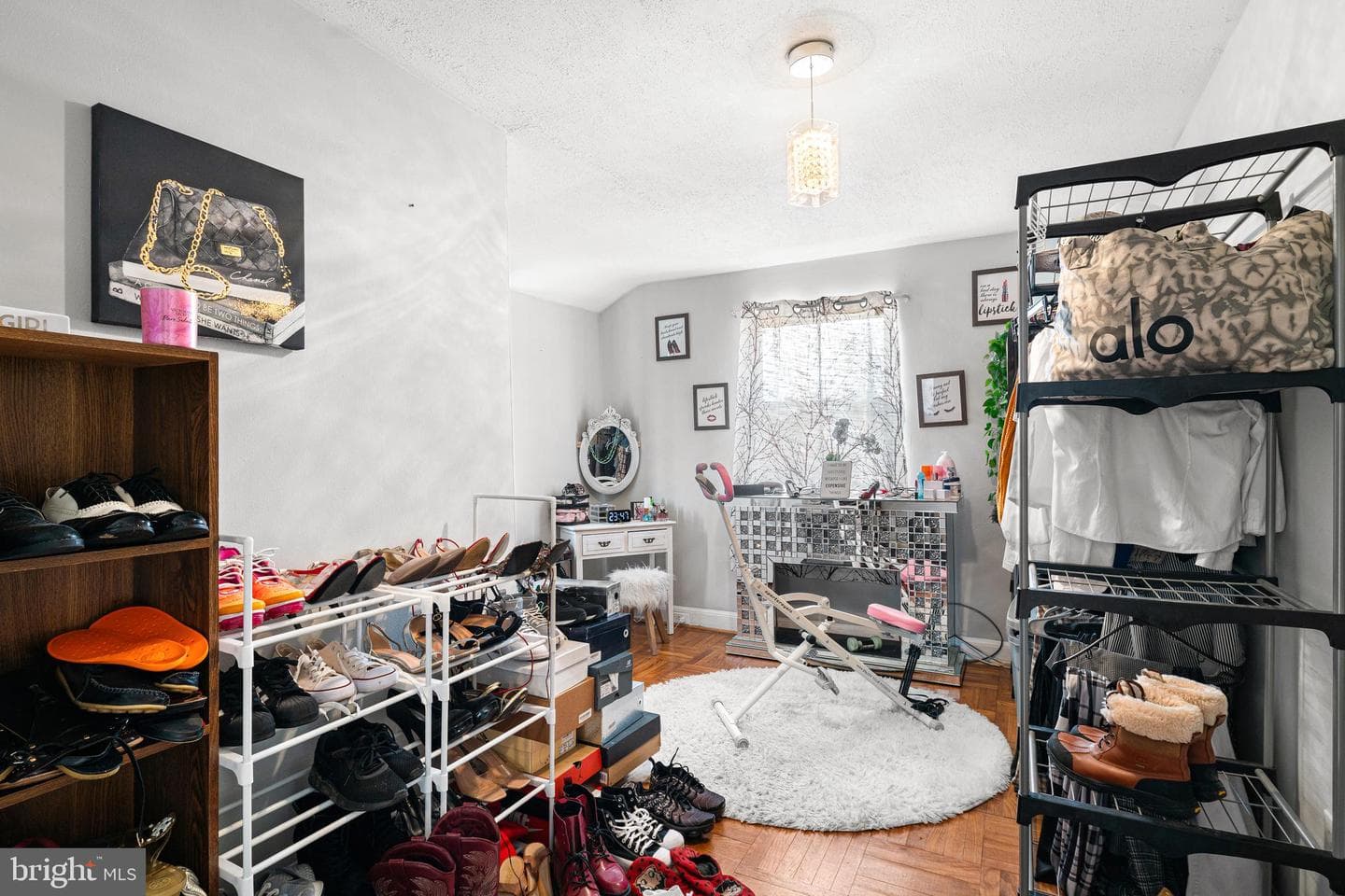 409 W Grays Avenue photo 13