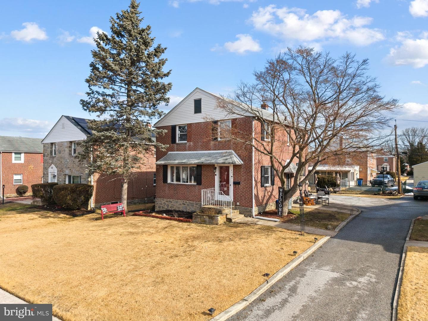 409 W Grays Avenue photo 2