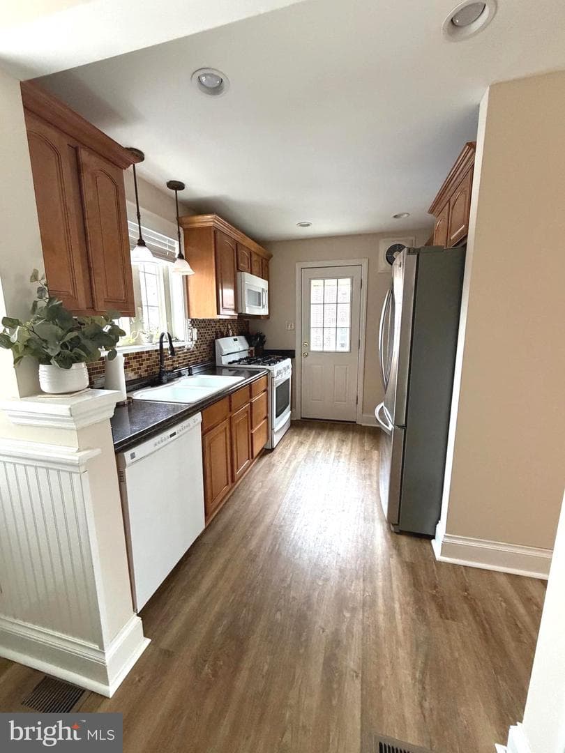 1116 Blythe Avenue photo 12