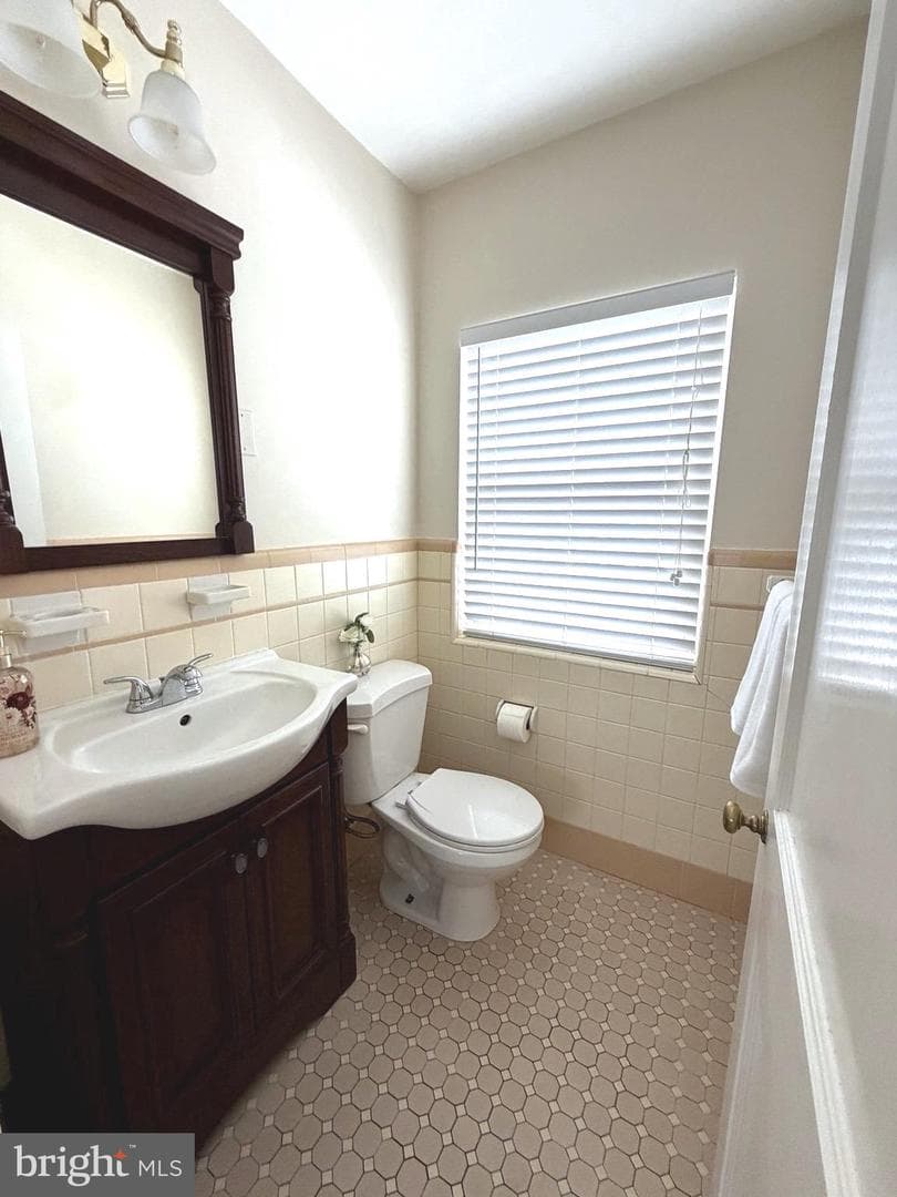 1116 Blythe Avenue photo 17