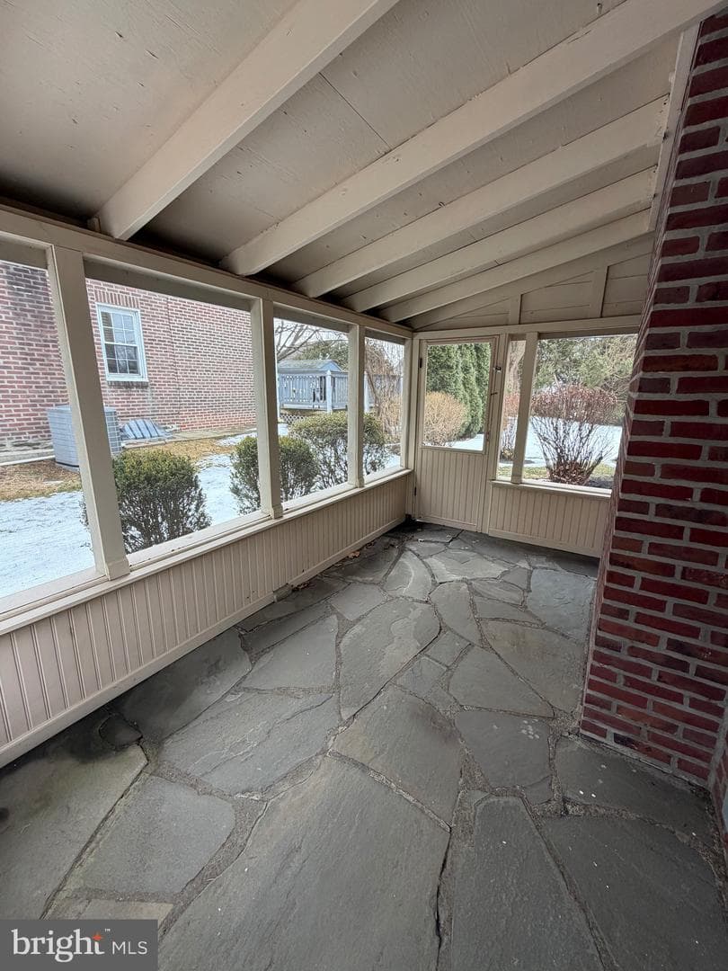 1116 Blythe Avenue photo 5